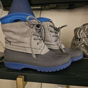 Snow boots sz 1